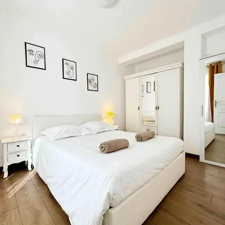 Les Naiades Apartmán *