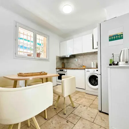 Les Naiades Apartmán *